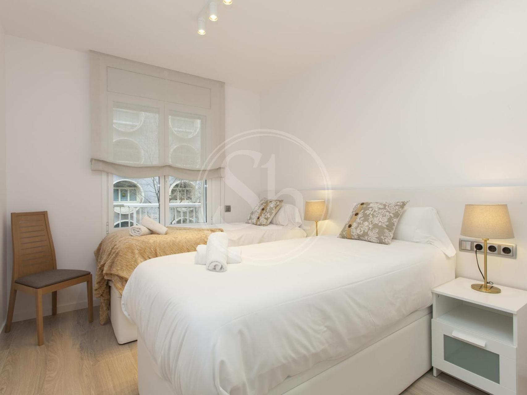 Apartment For 8 People Barcelona