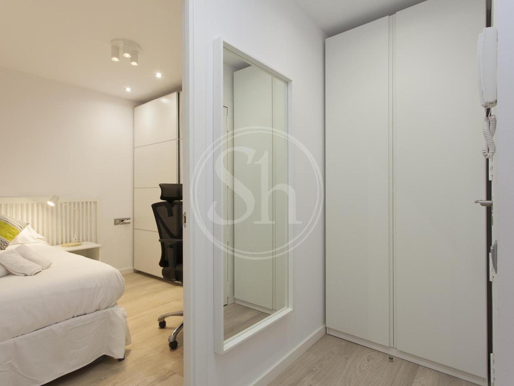 Apartment For 8 People Barcelona
